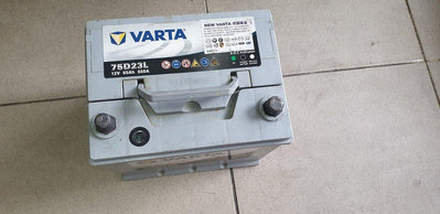 (二手中古電池) VARTA 75D23L-SMF 免保養汽車電池 數值漂亮，品項優