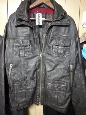 superdry 極度乾燥 brad leather jacket 皮衣外套  橘牌 咖啡色 刷舊 SM號 紅內裡 現貨