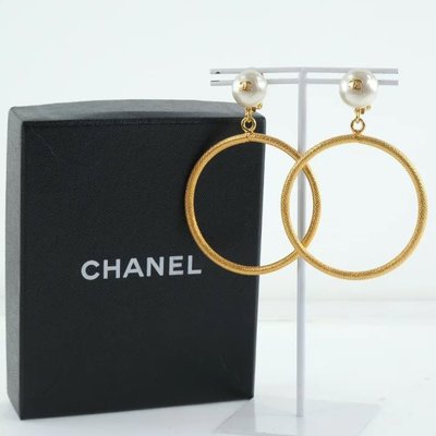 Chanel 古董珍珠耳環，Chanel cc logo 耳環. 5.5cm x 7cm