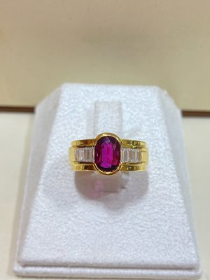 1.45克拉天然紅寶石鑽石戒指，基本設計款式，搭配黃K戒台，出清價29800元含運費，只有一個要買要快！寶石清透顏色漂亮