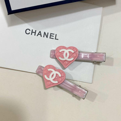 Chanel 香奈兒 化妝品VIP漂亮積分禮 鯊魚夾 髮夾 耳邊夾 情人節 交換禮物 聖誕禮物 生日禮物 送禮自用兩相宜❤️