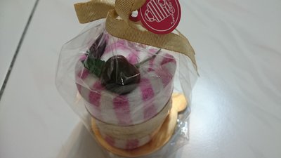 櫻桃蛋糕造型毛巾 Unique cake 兩種剩前面一個前面一個