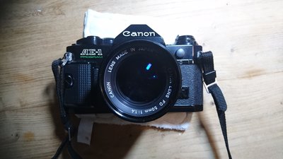 CANON AE-1 PROGRAM 單眼底片相機 含鏡頭約九成新 含鏡頭保護蓋濾鏡