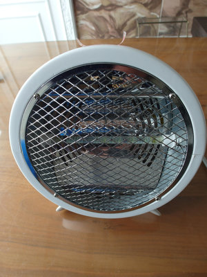 瑞典𝗘𝗹𝗲𝗰𝘁𝗿𝗼𝗹𝘂𝘅 伊萊克斯白色鹵素燈電暖器-型號𝗘𝗛𝗙𝟱𝟬𝗚