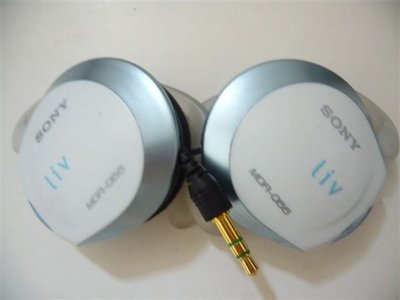 耳機:SONY MDR-Q66LW雙邊自動收線耳掛式耳機,做工精良！音質絕好！原價990元, 6 成新