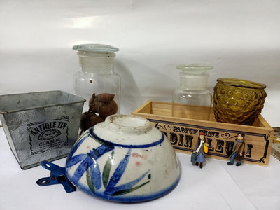 惠惠--早期胭脂紅竹葉碗老玻璃瓶葡萄杯馬口鐵盒木盒5樣/懷舊文創復古風格擺飾（A4）