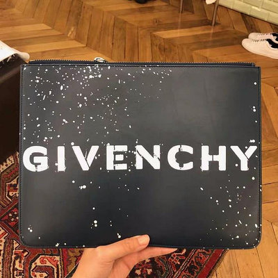 二手 Givenchy 黑色皮革 LOGO 限量 星空塗鴉 手拿包現貨