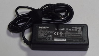 TOSHIBA 變壓器 型號:ADP-60FB 15V 3A 變壓器 充電器 6.0mm(外)*3.0mm