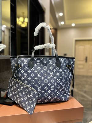 lv 丹寧neverfull購物袋LV 家的經典王牌，超大容量的設計作為媽咪包和OL通勤 NO157310