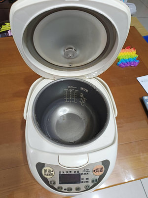 【銓芳家具】日本製 TIGER 虎牌 微電腦電子鍋 JAE-A10R 1.0L 6人份 多功能炊飯電子鍋 電鍋 飯鍋
