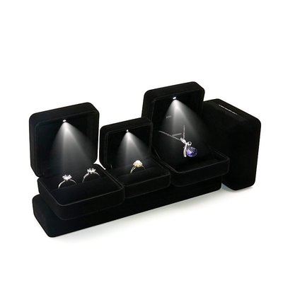 【熱賣精選】珠寶盒 求婚戒指盒 高檔帶LED燈珠寶首飾包裝盒鉆戒手鏈手鐲項鏈禮物盒子 首飾盒 飾品盒