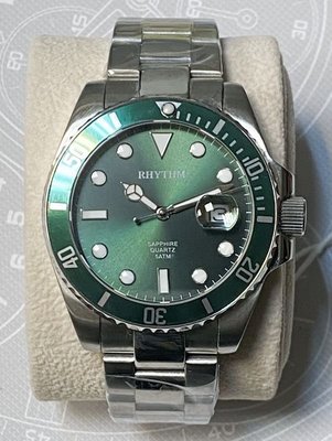 RHYTHM WATCH 麗聲綠水鬼鋸齒框50米藍寶石水晶鏡石英鋼帶腕錶 型號：RQ1602S03【神梭鐘錶】