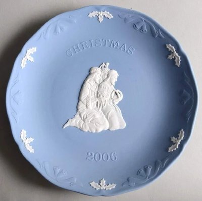 英國皇室精品 Wedgwood Jasper 碧玉絕版藍底白浮雕經典系列年度聖誕盤 (送 2006 年次親友的最佳禮物)