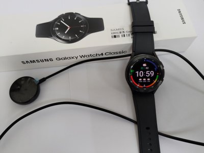 Galaxy Watch4 Classic  再加送3張全新玻璃保護貼,錶9成新近全新的物品物超所值