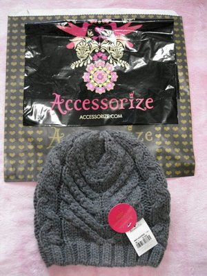 Accessorize 英國品牌全新(灰色毛線帽)，基本款非常好搭配，便宜賣喲!~^^