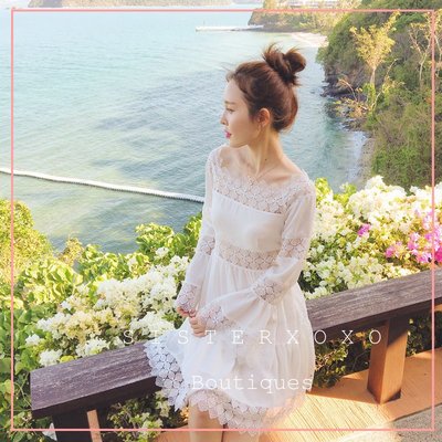 Sis KOREA style 名媛風精品 甜美度假風白色小洋裝 蕾絲裙喇叭袖 鏤空蕾絲連身洋裝 短洋裝