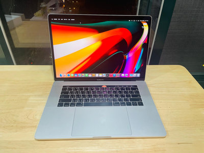 台中 2017年 MacBook Pro 15吋 i7 (2.9) 16G 512G 銀色 176次