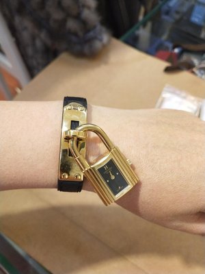 晶采臻品:HERMES 經典黑色真皮鎖頭手錶~特價19800