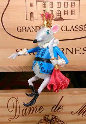 胡桃鉗童話故事裡的鼠王塑像吊飾：胡桃鉗 童話 故事書 老鼠 鼠王 塑像 吊飾 掛飾 家飾 禮品設計 收藏 雜貨