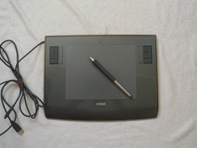 原廠 WACOM Intuos 3 PTZ-630 6×8 繪圖板附感壓筆