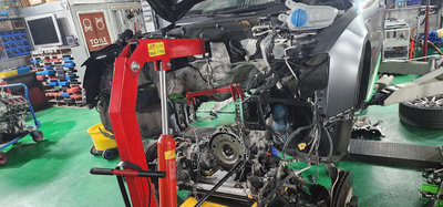 AUDI S4 S5 RS4 RS5 A8 4.2 V8 引擎滲油作業 工資60000