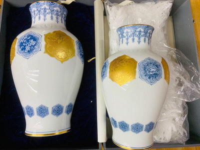 日本大倉陶園花瓶OKURA 鳳凰 鯉魚 鎏金無須染付 畫片