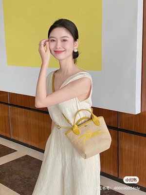 【全新正貨私家珍藏】LONGCHAMP 2022春夏 時尚草編包手提包 ((迷你款))黃色~