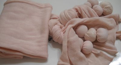 ☆全新百貨專櫃☆-☆【Bear Two- B2】☆甜美可愛綁球棉圍巾  -淺粉色