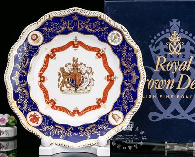 【吉事達】英國皇冠德貝瓷 Royal Crown Derby 2002年女皇50週年紀念限量骨瓷陶瓷裝飾盤
