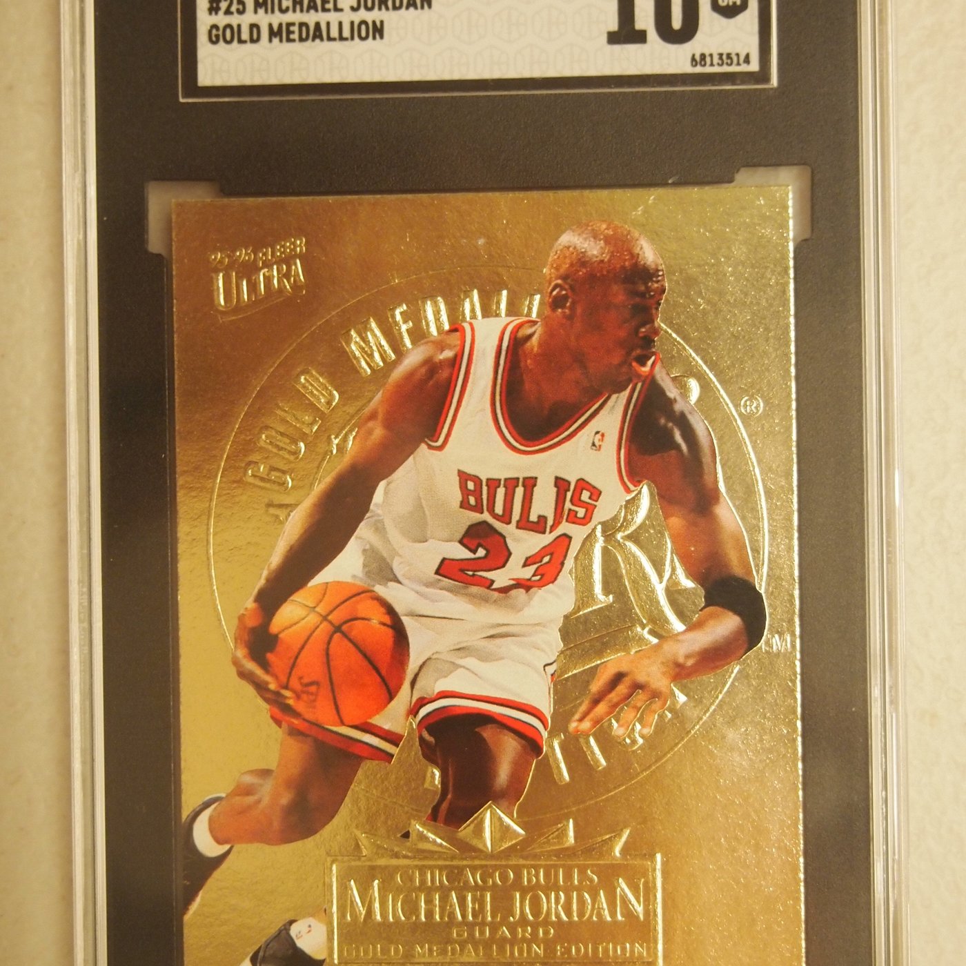 1995-96 ULTRA GOLD MEDALLION #15 Michael Jordan SGC 10