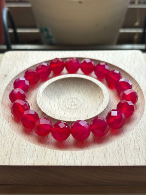 泰國紅寶石 切面時尚款手鏈、手串、佛珠 附証書 寶石尺寸：約10mm