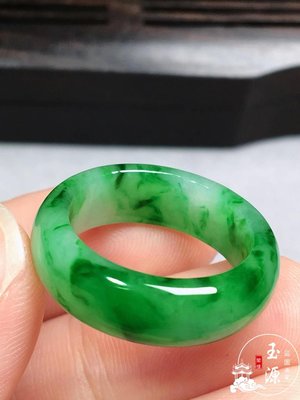 緬甸天然A貨翡翠綠戒指 滿色辣綠通透起熒光起膠水潤細膩一件代發
