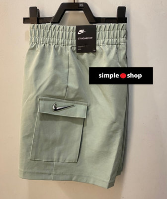 【Simple Shop】NIKE SWOOSH 立體 LOGO 運動短褲 工裝短褲 綠色 女款 CZ9382-006