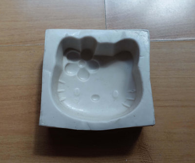 【肥皂材料 / 二手】Hello kitty 型矽膠模 / 手工皂模 / 皂基模具 -- 27