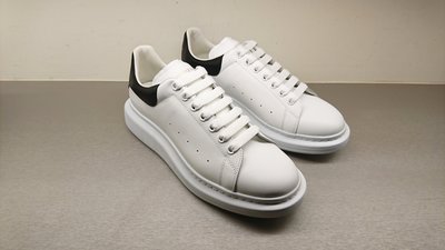 [全新真品代購] Alexander McQueen 經典款 黑尾 厚底 白鞋 / 休閒 運動鞋 (AMQ)