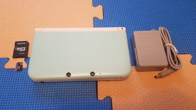 【回憶瘋】3DS LL 水藍色限定機(已改機.內建遊戲) 贈送32G卡  8成5新