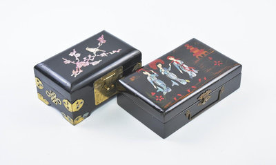 《玖隆蕭松和 挖寶網P》A倉 木製 漆器 螺鈿 花鳥 越南美女 方形 蓋盒 飾品盒 首飾盒 擺件 共 2入 (14583)