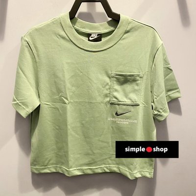 【Simple Shop】NIKE NSW SWOOSH 短版 口袋 立體小勾 短袖 綠色 女款 CZ8912-006