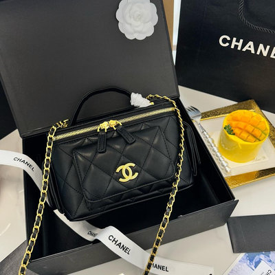 高奢女包　 折疊Chanel 23新品手提相機包香奈兒羊皮牛奶盒子，容量不錯尺寸23cm NO3557