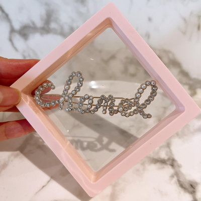 Chanel珍珠亮鉆字母髮夾 香奈兒字母logo髮卡