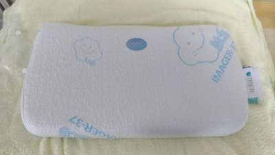 ((舒眠保健產品))世大化成   易眠枕 IMAGER-37  新型兒童感溫枕 活潑藍 可愛粉兩色