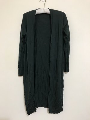 日系品牌 MUJI 無印良品 深墨綠色 簡約 罩衫 外套 羊毛 秋冬 質感 搭配 20180818-2