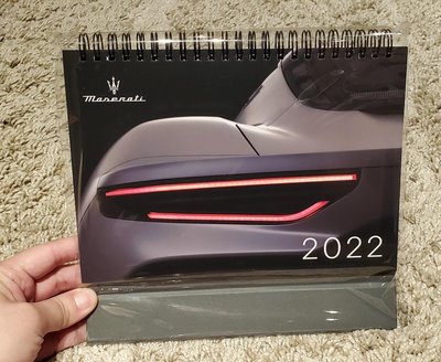 【全新】桌上型日曆 瑪莎拉蒂 MASERATI 2022年 虎年 紅包袋10入 桌上型日曆 自用 收藏 非常漂亮！
