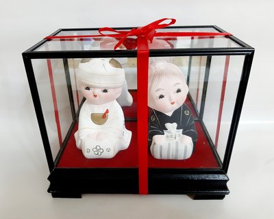 精緻日本和風陶瓷手繪娃娃擺飾 日本結婚和服夫妻陶瓷手繪娃娃擺飾 附玻璃罩防塵 古物收藏 老件收藏