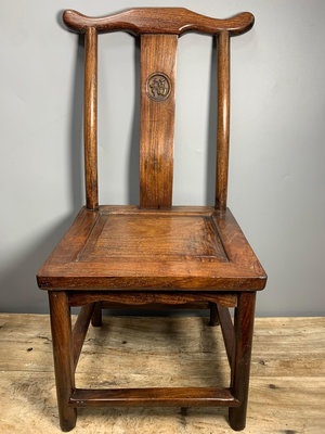花梨木椅子一個。長35厘米寬32厘米高72厘米重2830。 雕刻品 實木雕刻 文房擺件【木師傅】