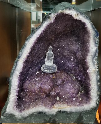 天然紫水晶洞 含水晶觀音