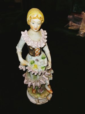 L0091_1 陶瓷農婦仕女立像擺件 高22cm 直徑8cm 典藏巧雕收藏陶瓷歐洲擺飾