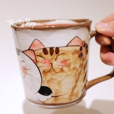 下殺-馬克杯日本進口有田燒波佐見三只貓咪手繪招財貓馬克杯咖啡杯水杯子~特賣