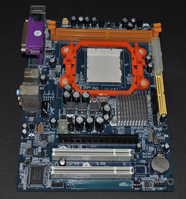 nVidia晶片 MCP61 主機板 (AM2 MCP61 DDR2 LPT) 非770 790 860 870 880