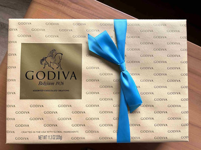 美國Costco購回比利時Godiva巧克力禮盒